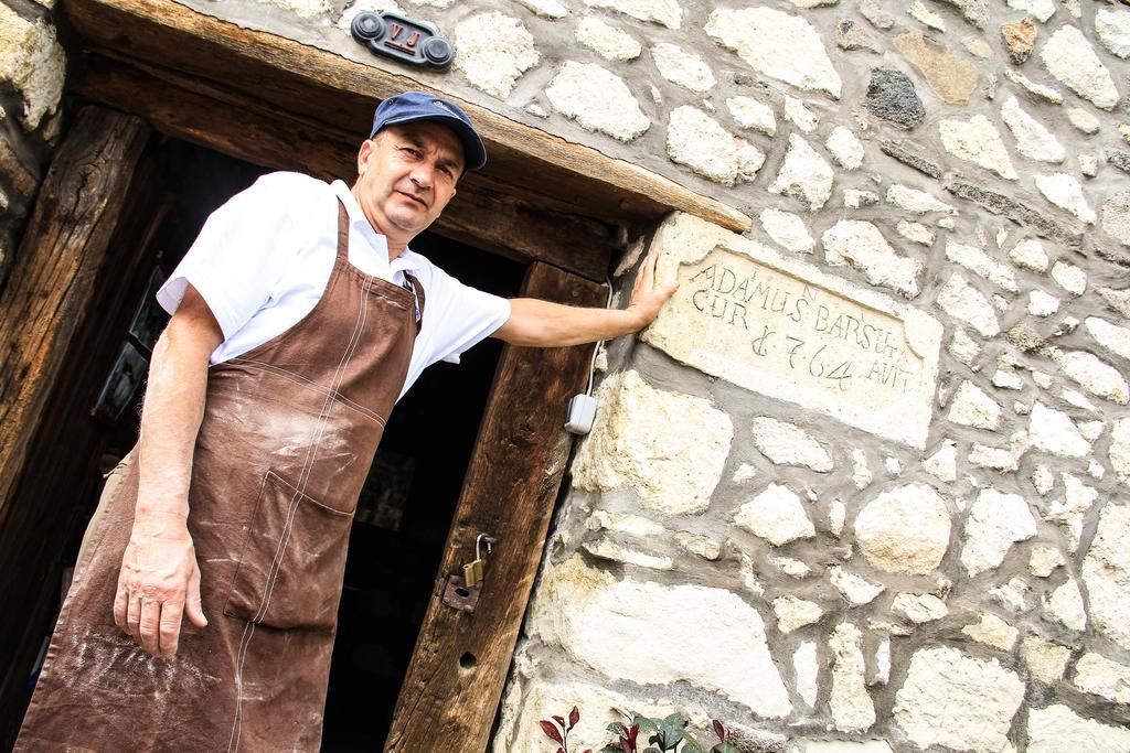 Hotel Malom Udvar Panzio Es Etterem Bér Exterior foto